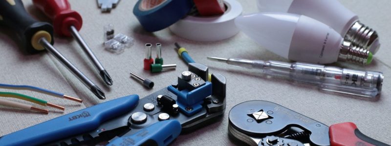 תשתיות חשמל תקשורת ואינטרנט